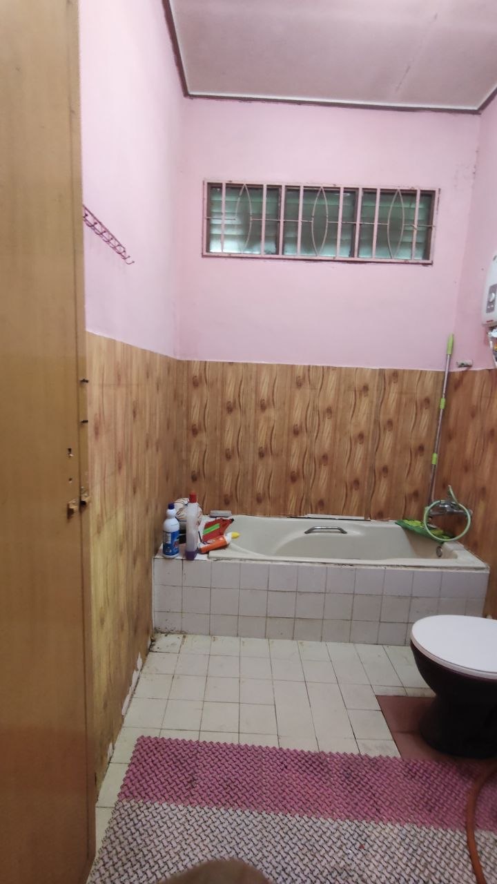 Kerja baik pulih dan renovasi rumah